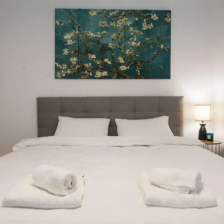 Apartment Stylish Renovated 2 Bd In Exarcheia Athens