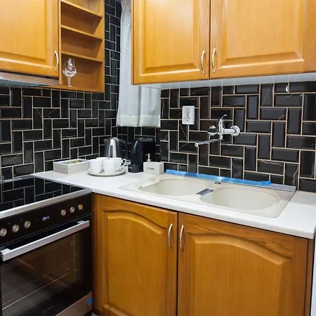 Stylish Renovated 2 Bd In Exarcheia * Athens