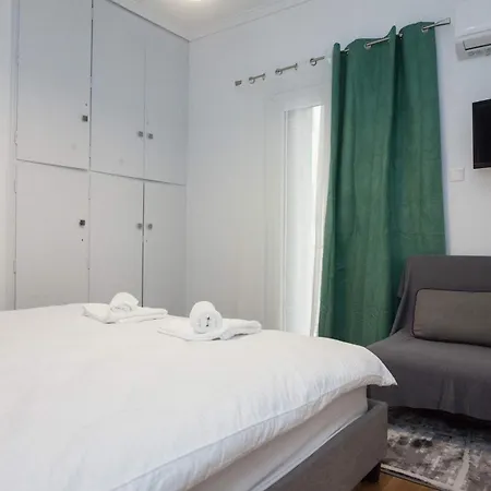Apartment Stylish Renovated 2 Bd In Exarcheia