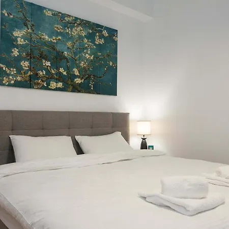 Stylish Renovated 2 Bd In Exarcheia Apartment *