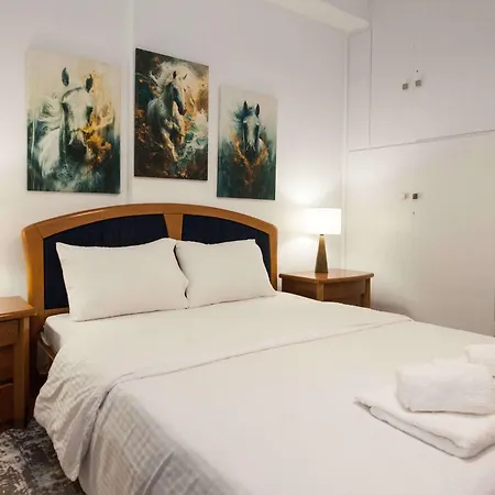Apartment Stylish Renovated 2 Bd In Exarcheia Athens