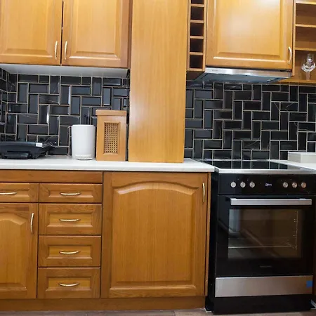 Apartment Stylish Renovated 2 Bd In Exarcheia Athens