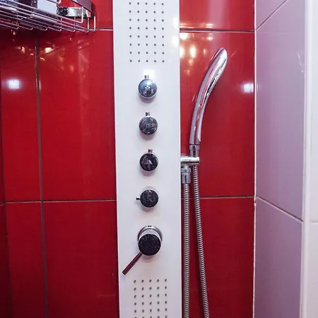 Stylish Renovated 2 Bd In Exarcheia