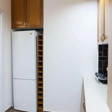 Apartment Stylish Renovated 2 Bd In Exarcheia