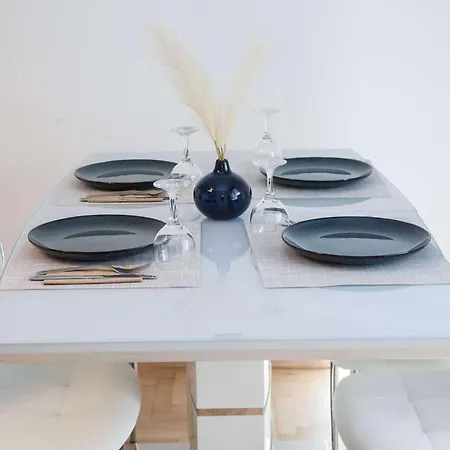 Stylish Renovated 2 Bd In Exarcheia Apartment