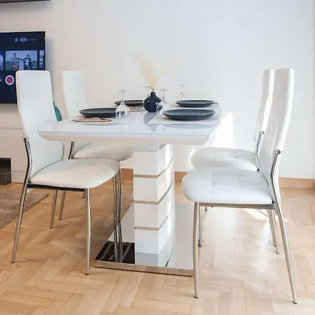 Apartment Stylish Renovated 2 Bd In Exarcheia Athens