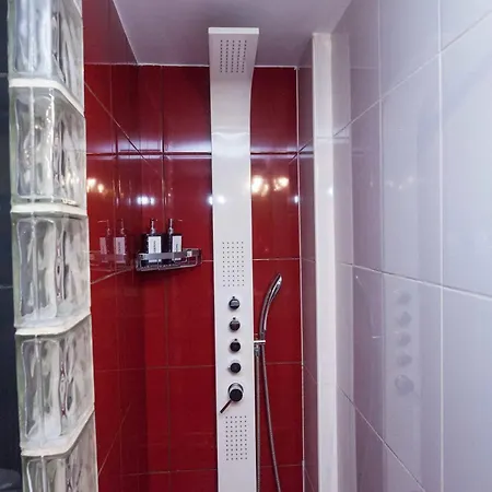 Stylish Renovated 2 Bd In Exarcheia Apartment