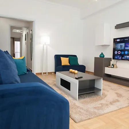 Stylish Renovated 2 Bd In Exarcheia Apartment