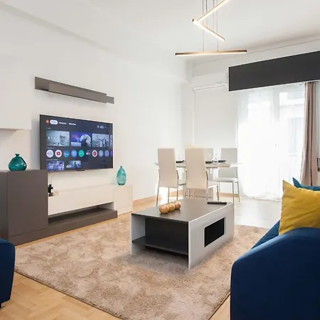 Stylish Renovated 2 Bd In Exarcheia Apartment *